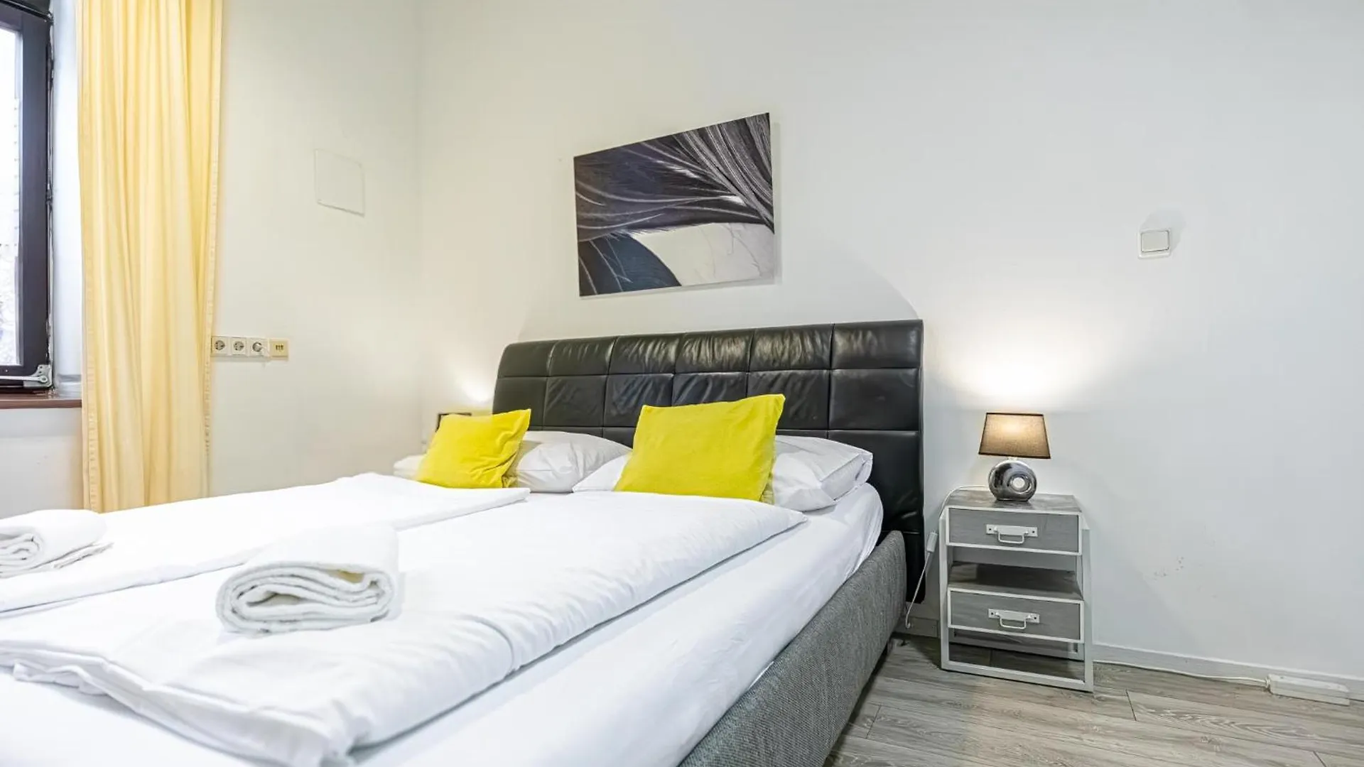 Bright 1Br Apt, Prime Vienna Location & Wifi