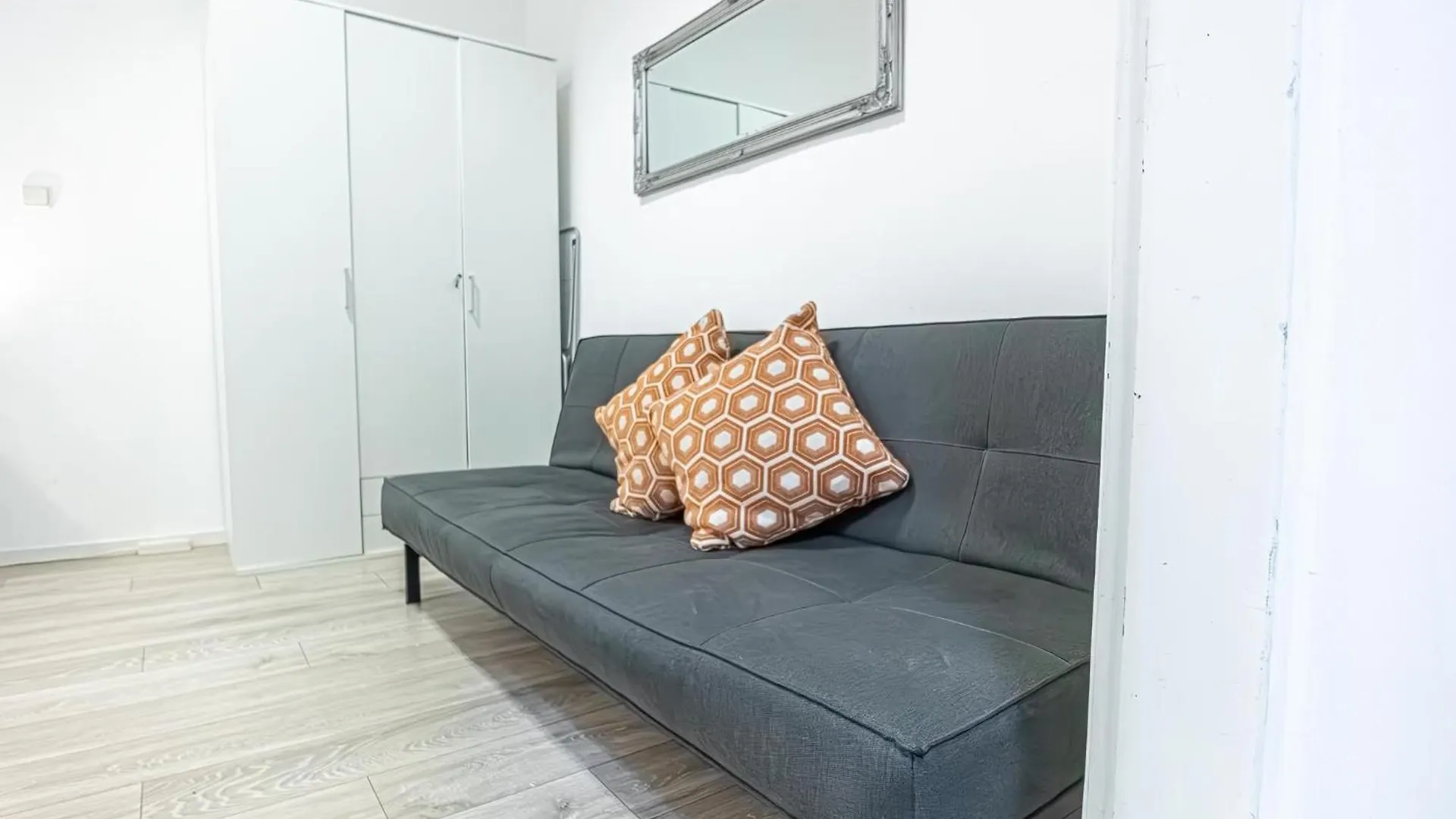 アパート Bright 1Br Apt, Prime Vienna Location & Wifi オーストリア