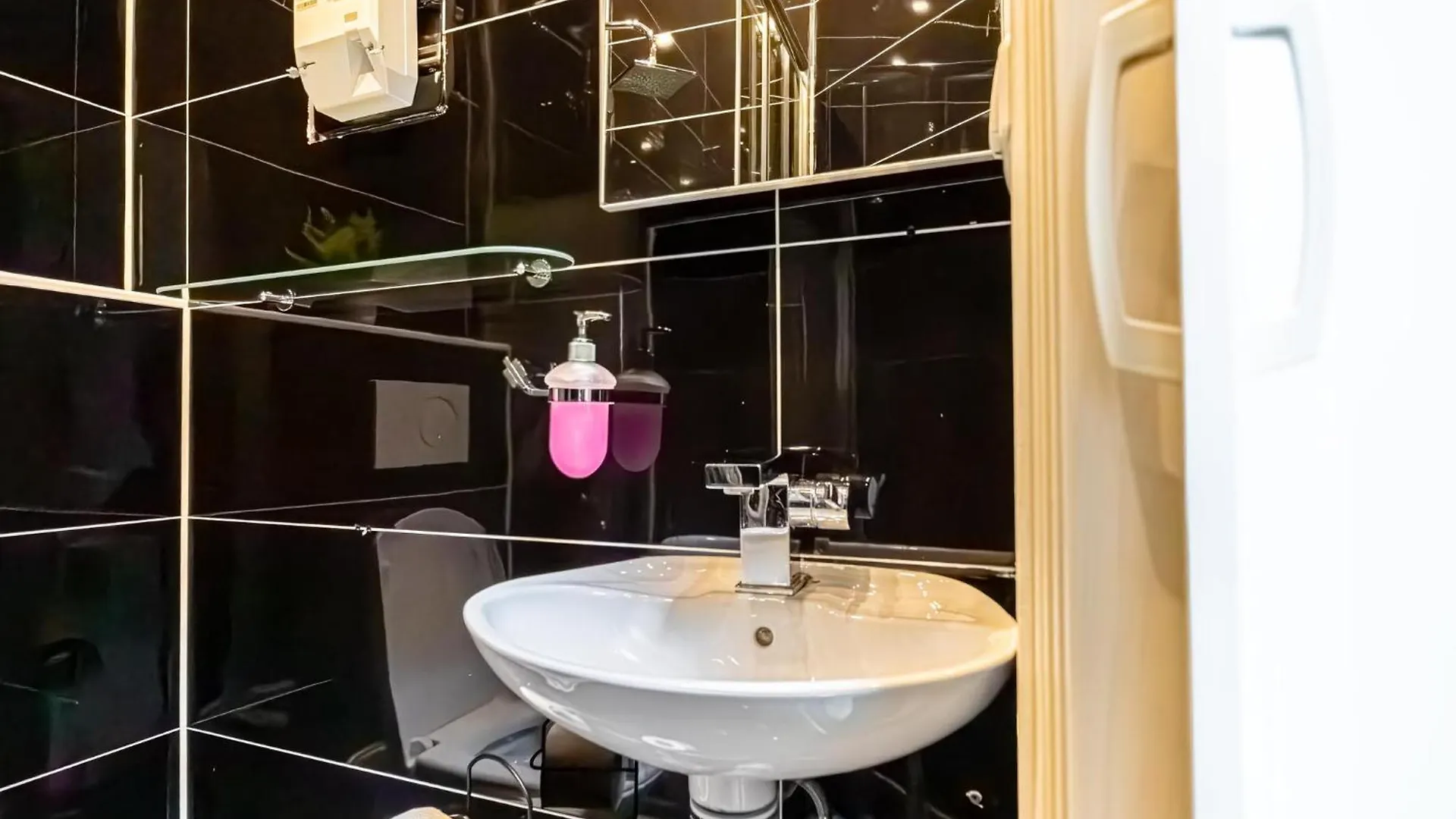 アパート Bright 1Br Apt, Prime Vienna Location & Wifi