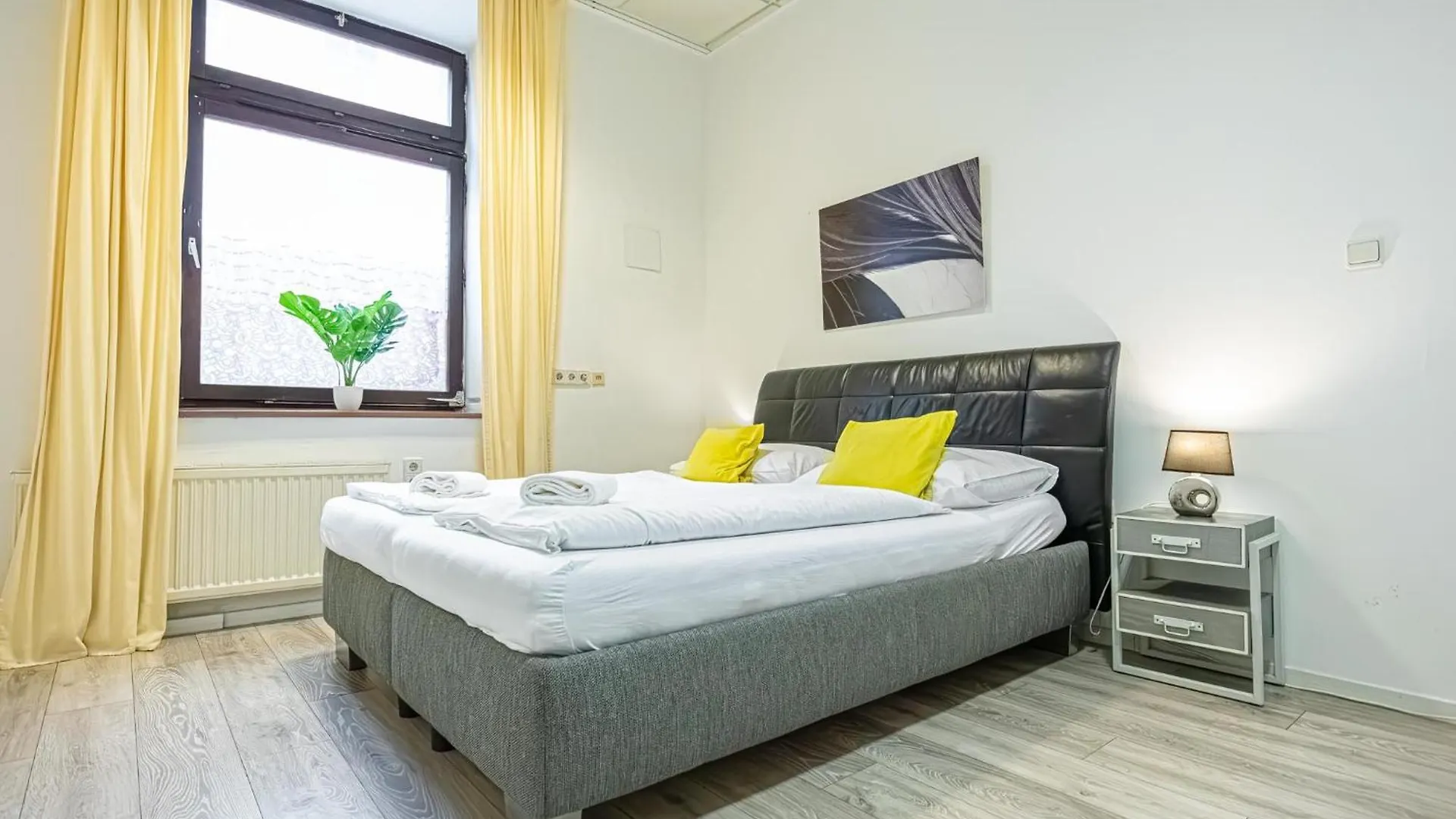 Bright 1Br Apt, Prime Vienna Location & Wifi