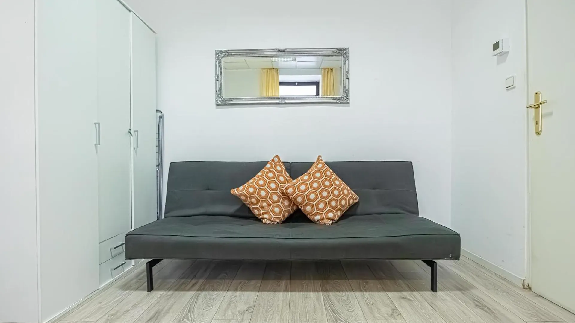 Bright 1Br Apt, Prime Vienna Location & Wifi Apartment
