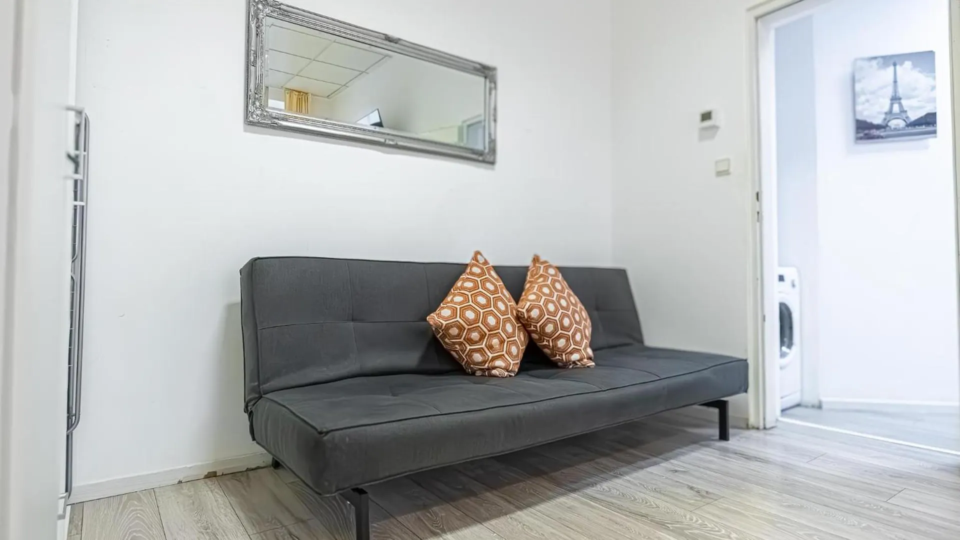 Bright 1Br Apt, Prime Vienna Location & Wifi 0*,