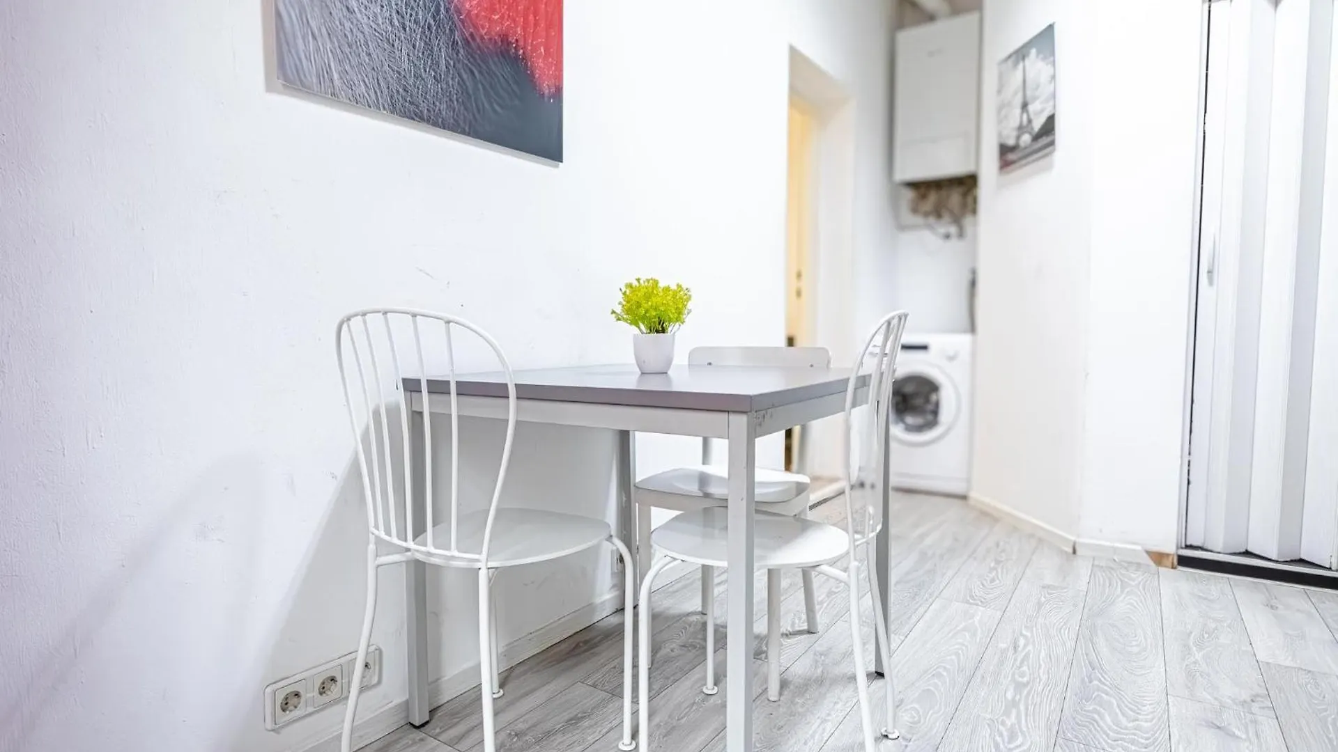 Bright 1Br Apt, Prime Vienna Location & Wifi Apartmán