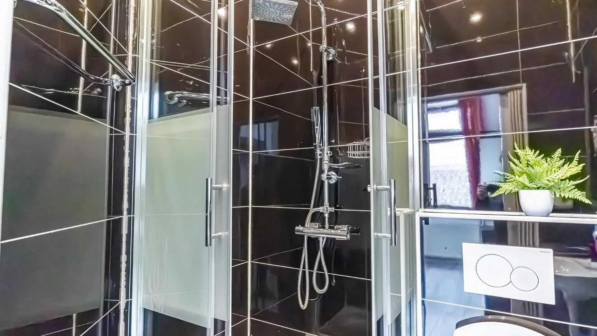 Bright 1Br Apt, Prime Vienna Location & Wifi 0*,  Rakousko